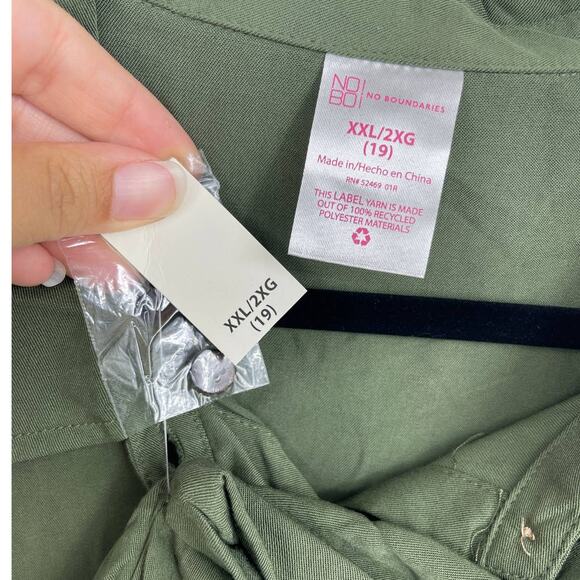 No Boundaries Womens Juniors Sea Turtle Green Button Front Cinched Waist Blouse - Picture 6 of 10